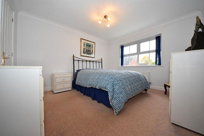 4 Bedroom Detached House For Sale In Touchstone Road, Heathcote, Warwick, CV34