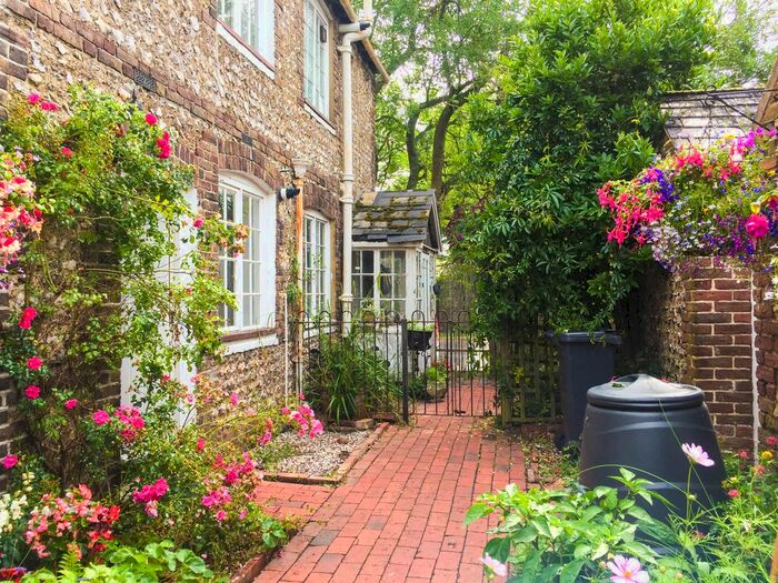 2 Bedroom Cottage To Rent In South Farm Road, Broadwater, Worthing, BN14