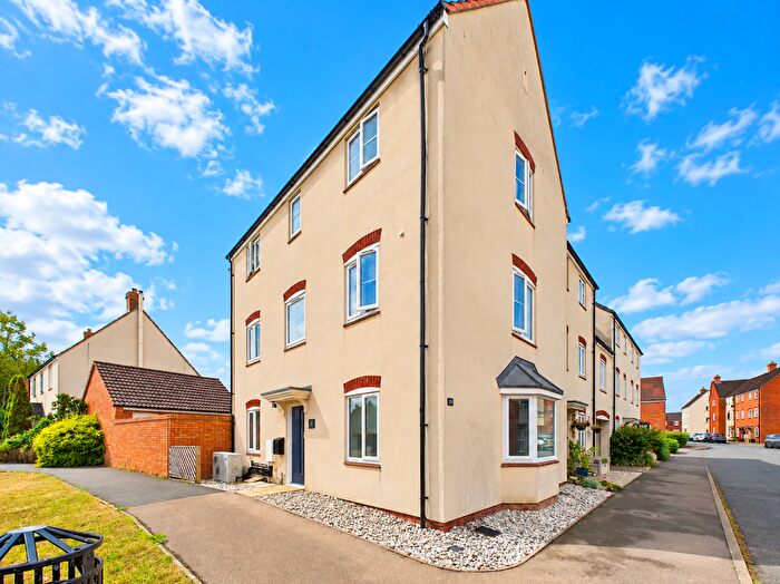 5 Bedroom Semi-Detached House To Rent In Hazel Avenue, Walton Cardiff, Tewkesbury, GL20