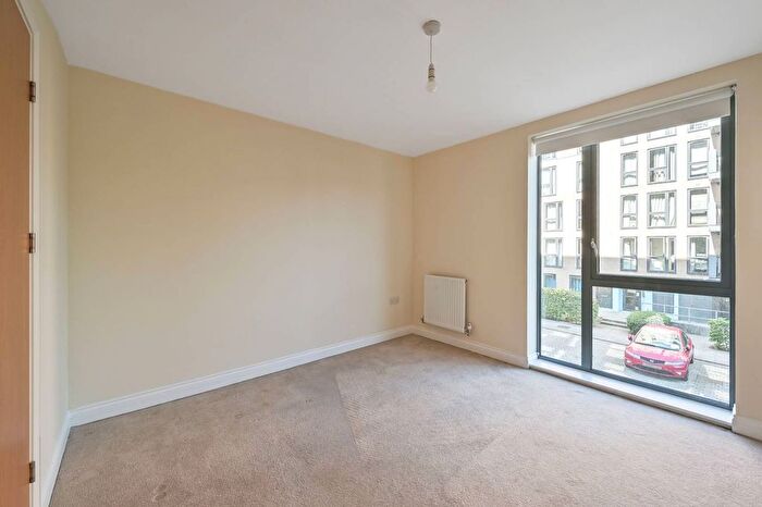 2 Bedroom Flat To Rent In Needleman Close, Colindale, London, NW9