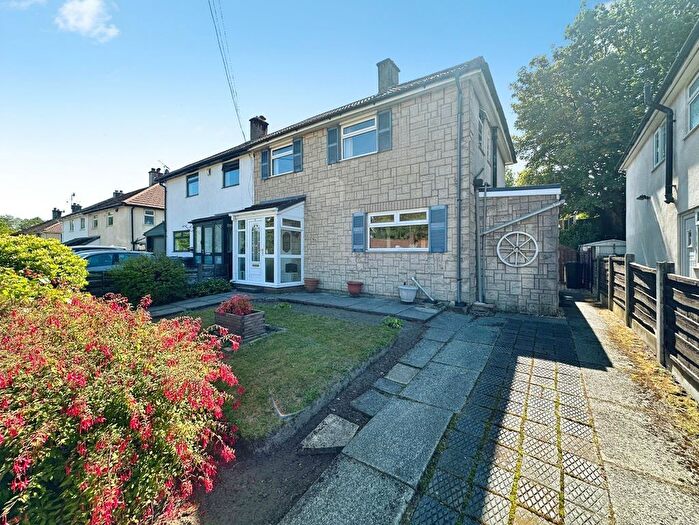 3 Bedroom Semi-Detached House For Sale In Turnbull Avenue, Manchester, M25