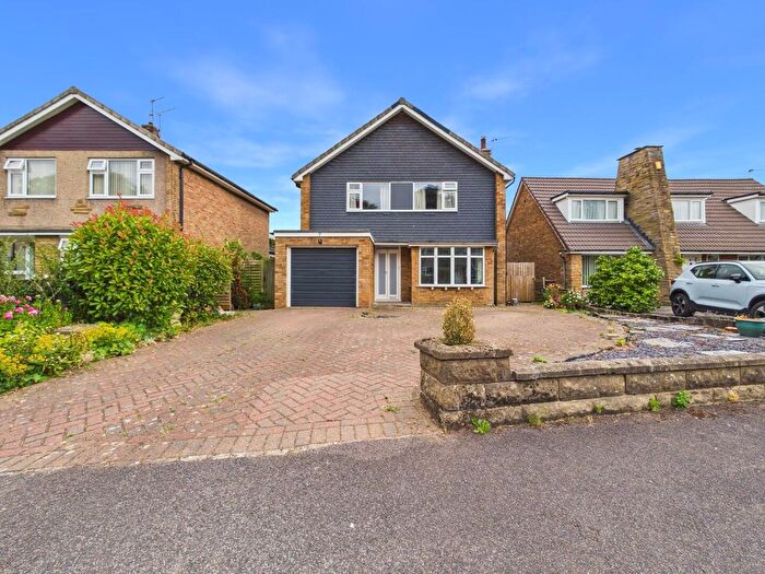 4 Bedroom Detached House For Sale In West Close, Pontefract, WF8