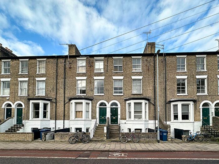 1 Bedroom Flat To Rent In Flat Bateman Street, Cambridge, CB2