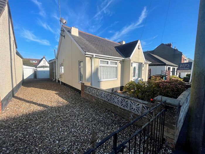 3 Bedroom Bungalow For Sale In Carrington Avenue, Hornsea, HU18