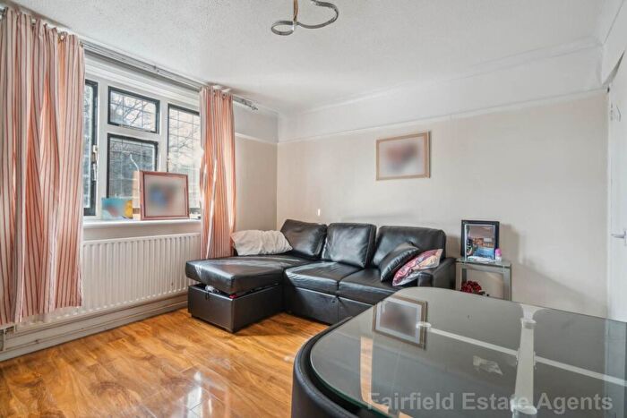 2 Bedroom Maisonette For Sale In Frithwood Avenue, Northwood, HA6