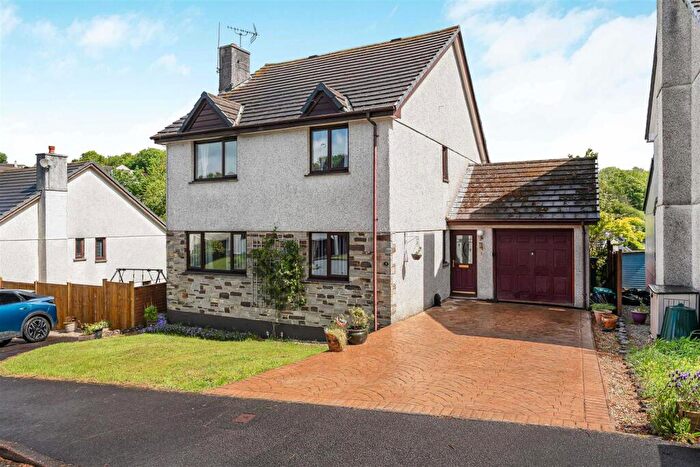 4 Bedroom Detached House For Sale In The Dell, Tavistock, PL19