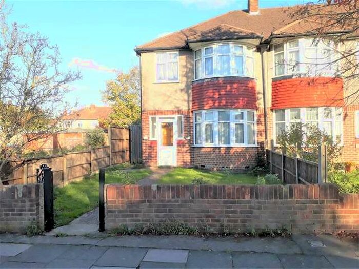 3 Bedroom Terraced House To Rent In West Barnes Lane, New Malden, Surrey, KT3