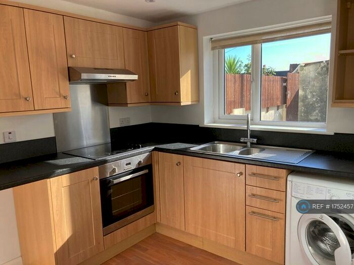 Studio To Rent In Mount Gould Road, Plymouth, PL4