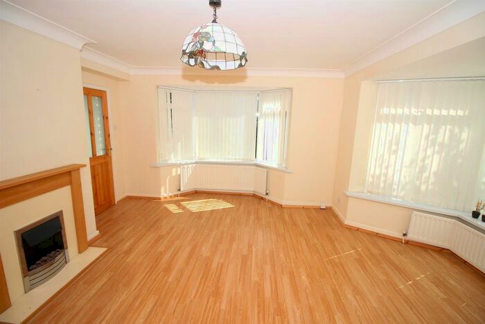 4 Bedroom Semi-Detached House To Rent In Hamilton Drive, Whitley Bay, Tyne And Wear, NE26