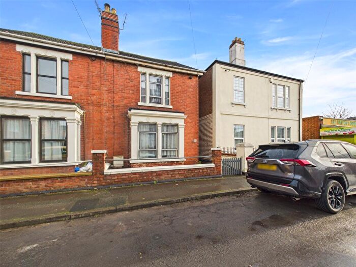 3 Bedroom Semi Detached House For Sale In Conduit Street, Gloucester, Gloucestershire, GL1