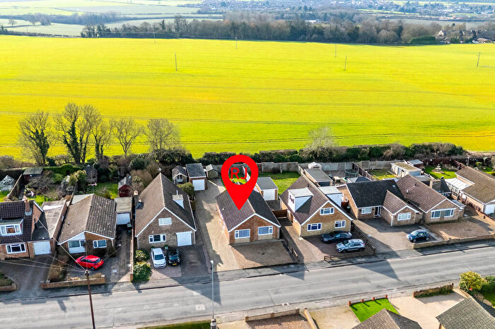 2 Bedroom Detached Bungalow For Sale In Whitefriars, Rushden, NN10