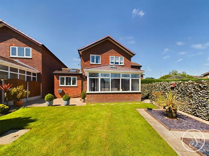 4 Bedroom Detached House For Sale In Spur Drive, Leeds, LS15
