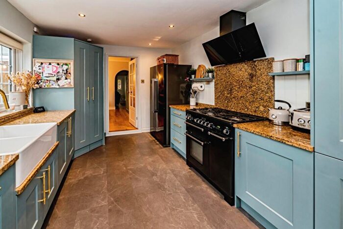 3 Bedroom Semi-Detached House For Sale In Hitcham Road, Burnham, Burnham Village, SL1