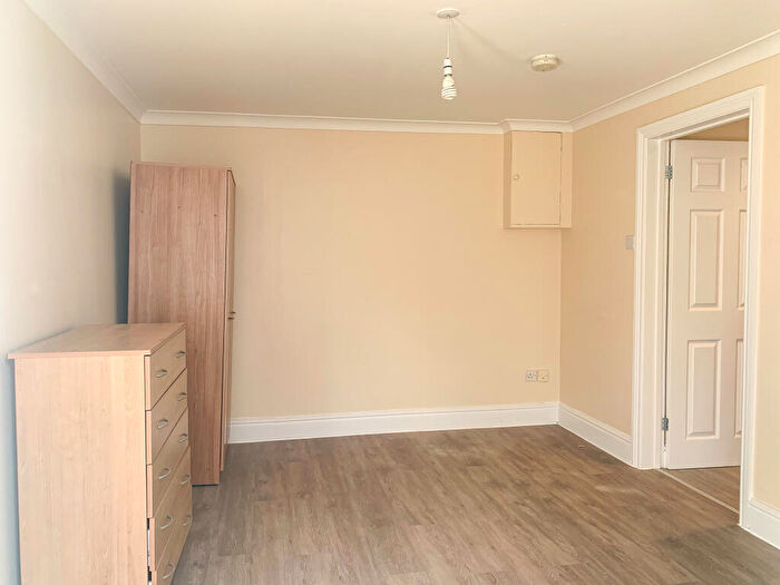 1 Bedroom Flat To Rent In Shirley Road, SO15