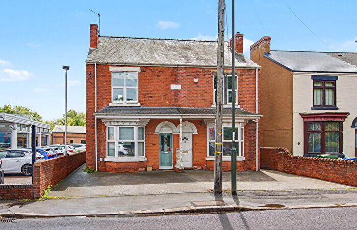 4 Bedroom Semi-Detached House For Sale In Chatsworth Road, Chesterfield, S40