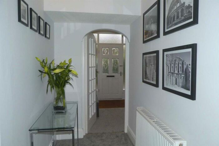 1 Bedroom Flat To Rent In Heaton Road, Gledholt, Huddersfield, HD1