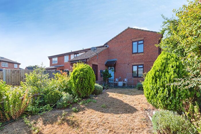 1 Bedroom Flat For Sale In Upperstone Close, Stotfold, Hitchin, SG5