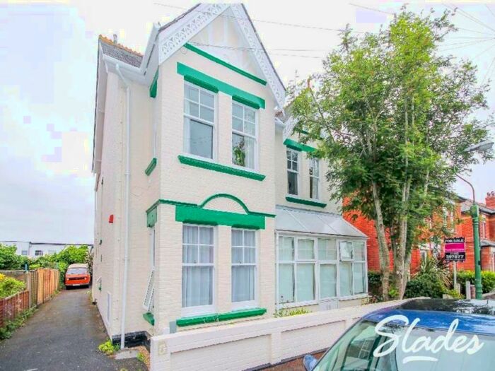1 Bedroom Flat To Rent In Morley Road, Pokesdown, Bournemouth, BH5
