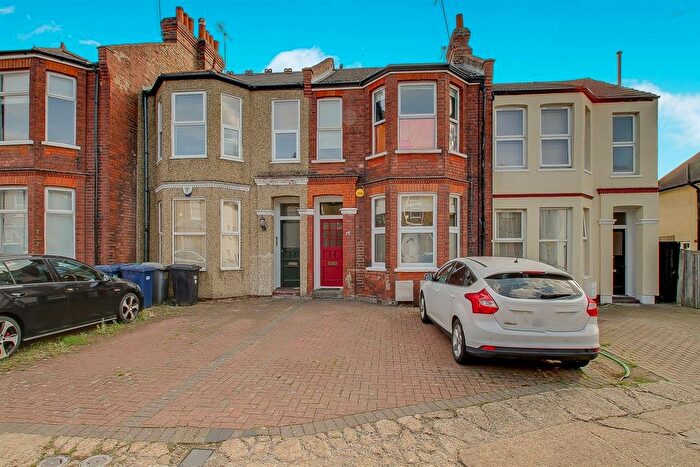 1 Bedroom Flat For Sale In Fredericks Place, London, N12