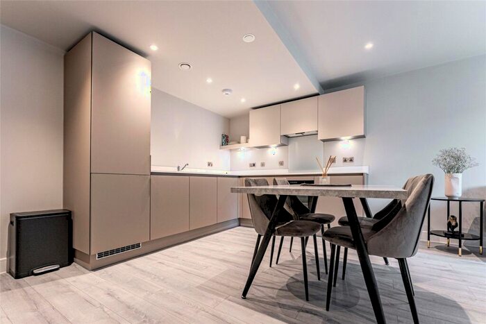 2 Bedroom Apartment To Rent In St Martins Place, Broad Street, Birmingham, West Midlands, B15