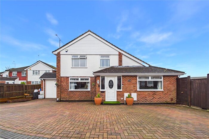 4 Bedroom Detached House For Sale In Bowfell Close, Tilehurst, Reading, Berkshire, RG31