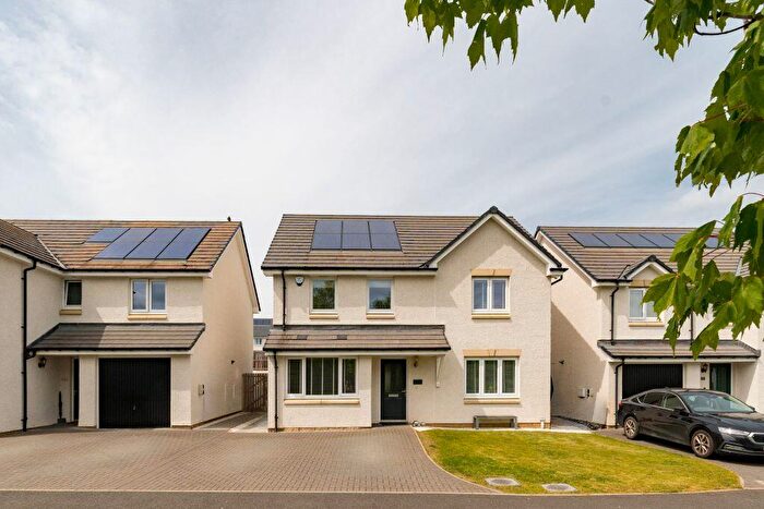5 Bedroom Detached House For Sale In Otterburn Gardens, Bonnyrigg, Midlothian, EH19