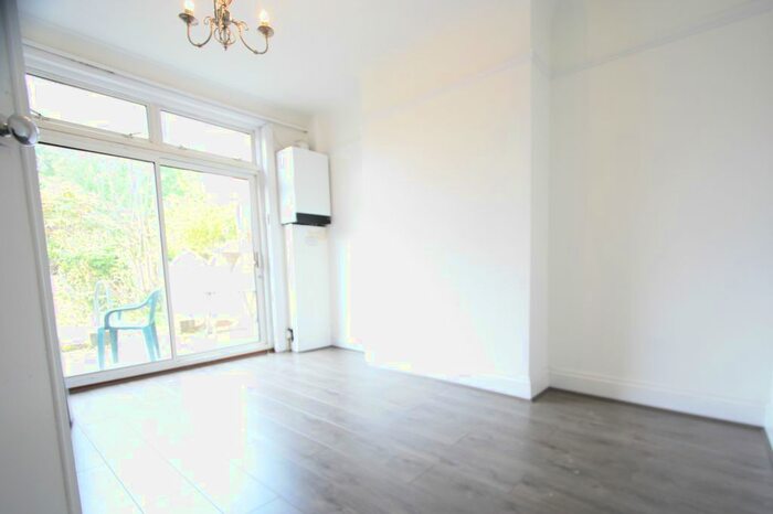 4 Bedroom Maisonette To Rent In Lower Downs Road, Raynes Park, SW20