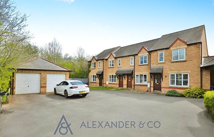 3 Bedroom Semi-Detached House To Rent In Lucerne Avenue, Bure Park, Bicester, OX26