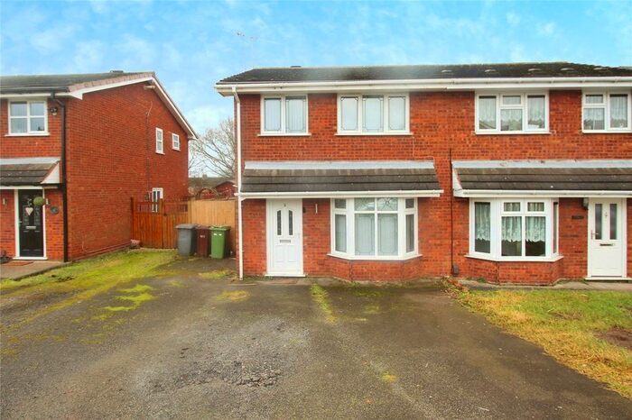 3 Bedroom Semi-Detached House To Rent In Marlowe Drive, Willenhall, West Midlands, WV12
