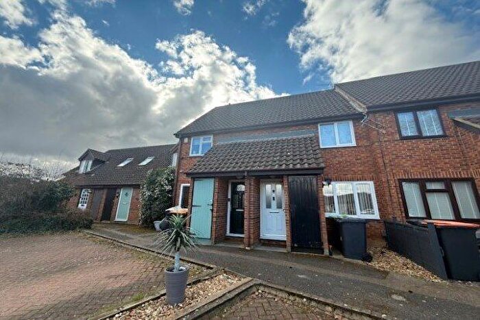 2 Bedroom Property To Rent In Vanguard Close, Bedford, MK42