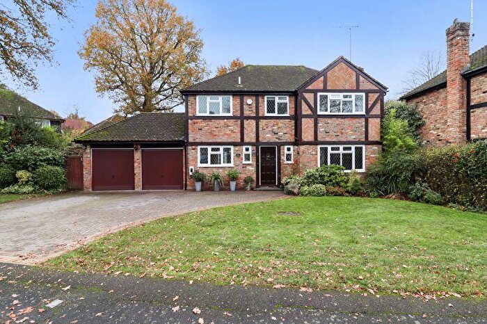 4 Bedroom Detached House For Sale In Hawkes Leap, Windlesham, GU20