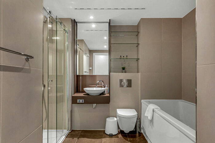 1 Bedroom Flat To Rent In Bookhouse, A City Road, London, EC1V