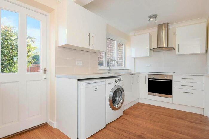 3 Bedroom Terraced House To Rent In Thatcham, Berkshire, RG18