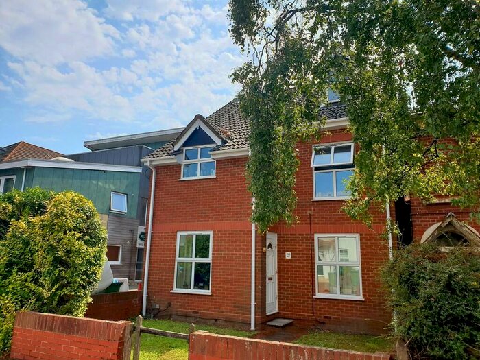 1 Bedroom Apartment To Rent In Millbrook Road East, Southampton, SO15
