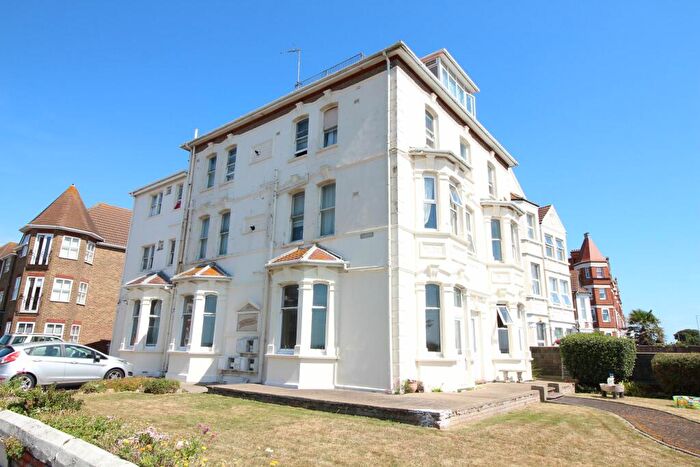 2 Bedroom Flat To Rent In Marine Parade East, Clacton-on-Sea, CO15