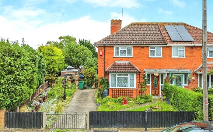 3 Bedroom Semi Detached House For Sale In Tavistock Road, Reading, Berkshire, RG2