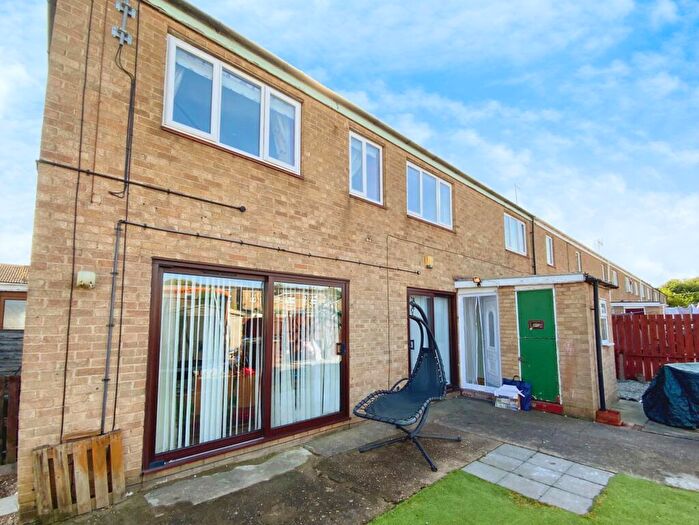 3 Bedroom Terraced House For Sale In Cormorant Close, Hull, HU7