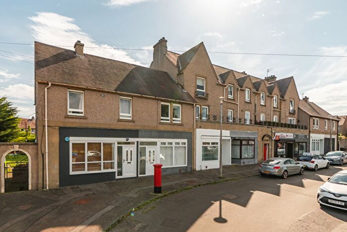 2 Bedroom Flat For Sale In Parkgrove Street, Edinburgh, EH4
