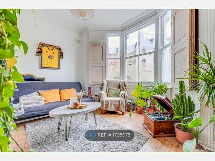 3 Bedroom Flat To Rent In Powell Road, London, E5