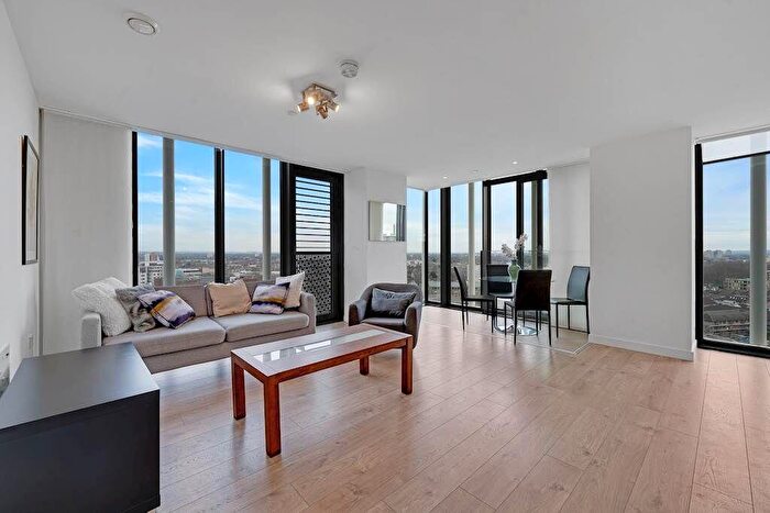 2 Bedroom Flat To Rent In Flat, Stratosphere Tower, Great Eastern Road, London, E15