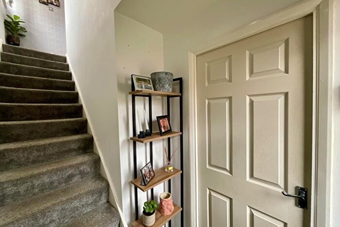 2 Bedroom Semi-Detached House For Sale In Crestwood Court, Sheffield, S5