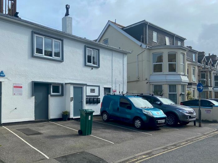 1 Bedroom Flat To Rent In Tolcarne Road, Newquay, TR7