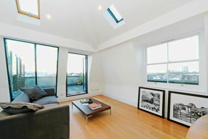 2 Bedroom Flat To Rent In Kensington Gardens Square, London, W2