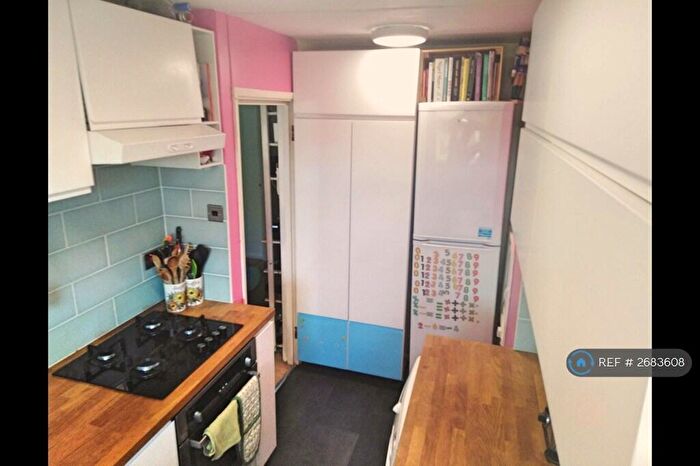 2 Bedroom Flat To Rent In St Oswalds Road, Bristol, BS6