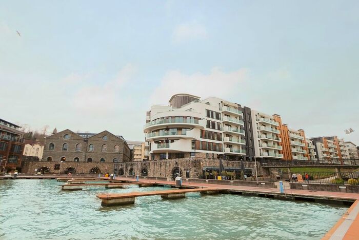 2 Bedroom Flat To Rent In Millennium Promenade, Bristol, BS1