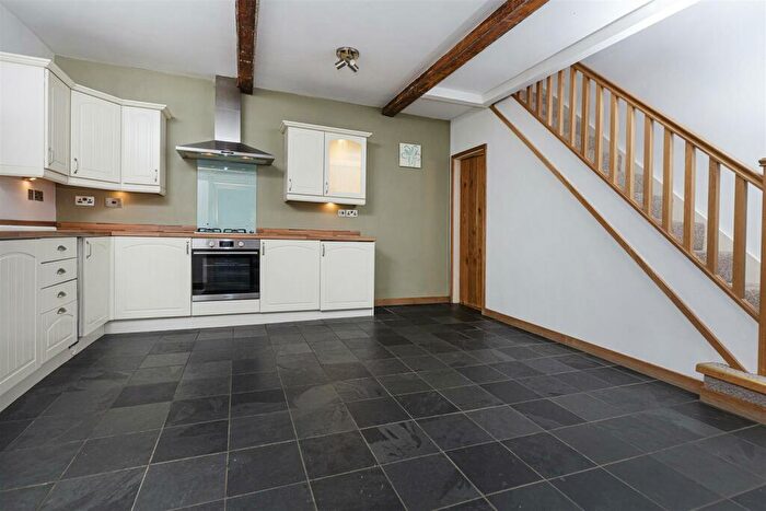 2 Bedroom Cottage For Sale In Upper Hirst, Mount, Huddersfield, HD3