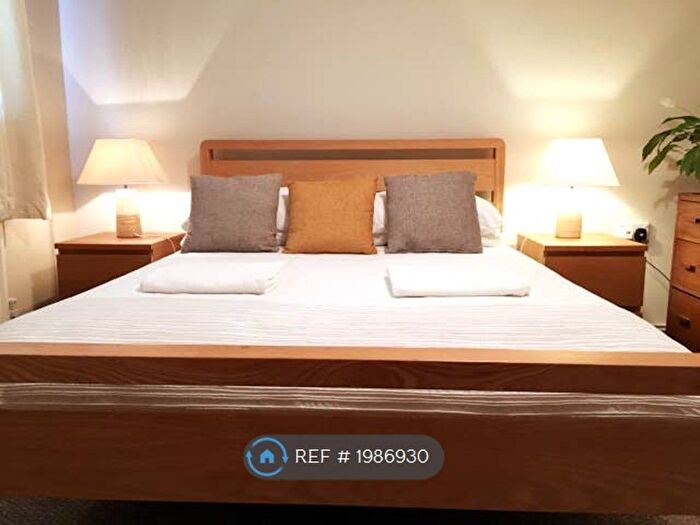 2 Bedroom Flat To Rent In Kenilworth Place, Swansea, SA3