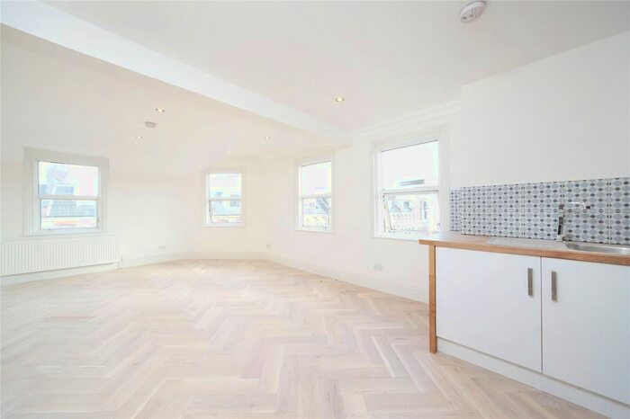 Studio To Rent In St John's Road, Battersea, SW11