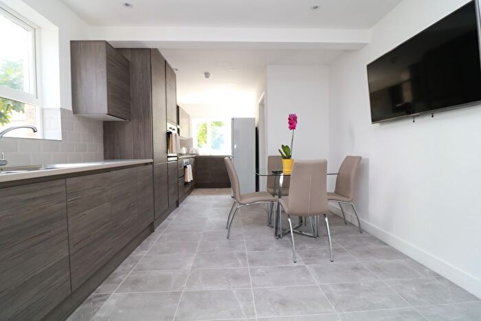 6 Bedroom Property To Rent In Douglas Road, Maidstone, Kent, ME16