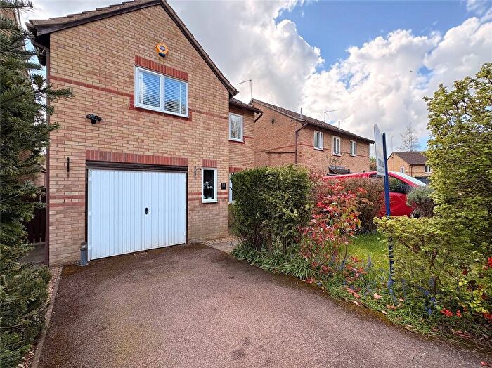 3 Bedroom Detached House For Sale In Sherwood Drive, Daventry, Northamptonshire, NN11